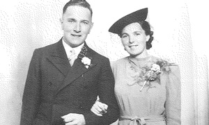 Priodas T. Llew Jones