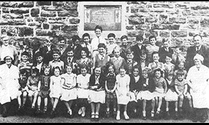 Disgyblion Ysgol Tre-groes yn yr 1950au